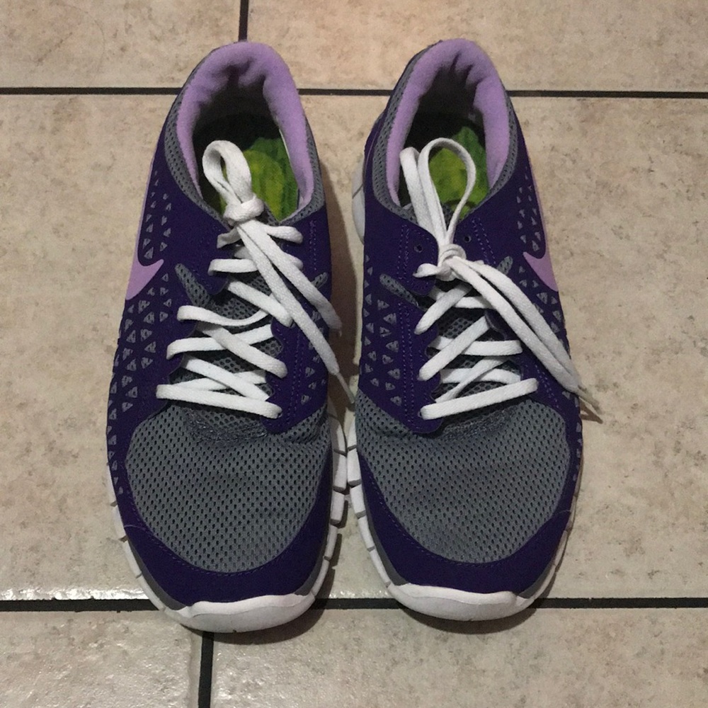 Women’s Nike sneakers